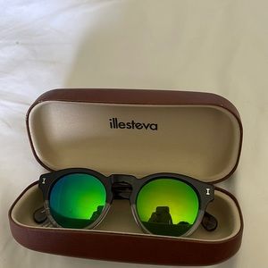 illesteva Sunglasses